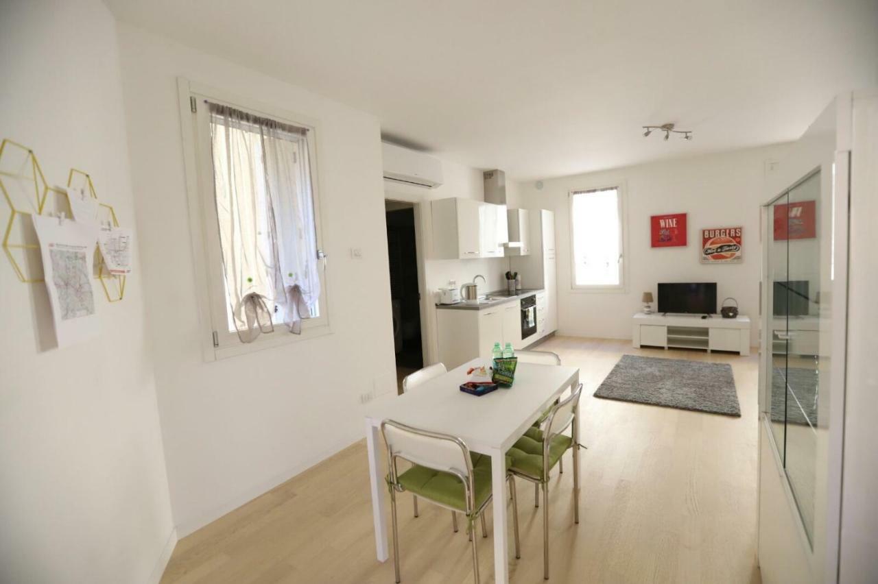 Laura'S Home - I Navigli Che Vorrei Milánó Kültér fotó